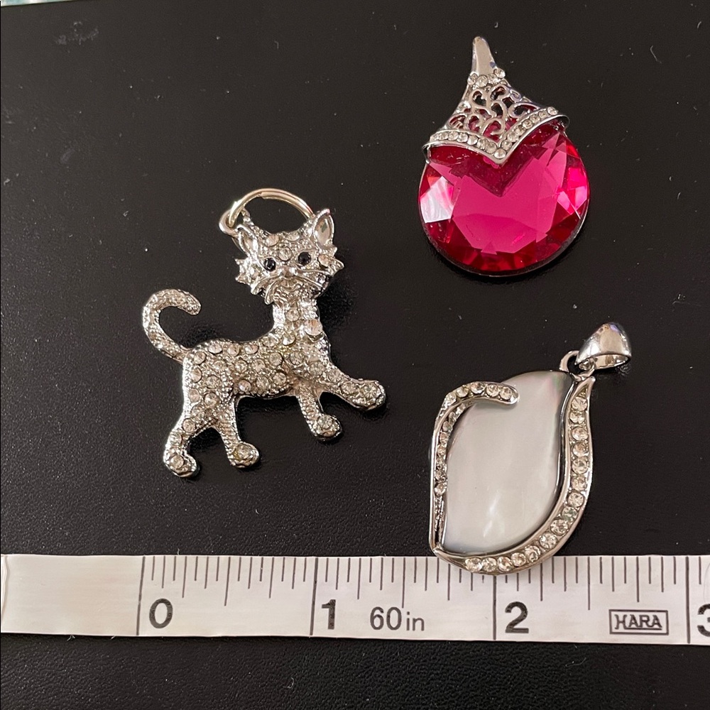 Lot of Three Pendants for Jewelry Making - Picture 2 of 3